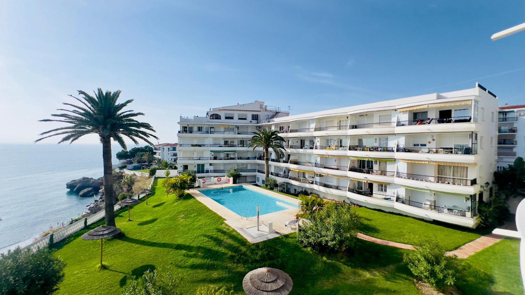 Acapulco Playa Beautiful Seaview Apartment Nerja Bagian luar foto